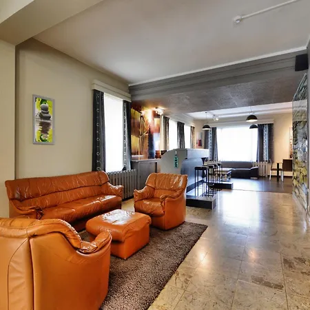 In With Garden Nyaraló