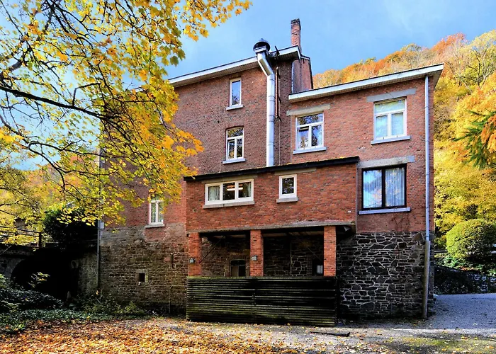 In With Garden Hébergement de vacances Marcourt